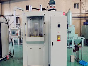 轉(zhuǎn)向軸濕式噴砂機